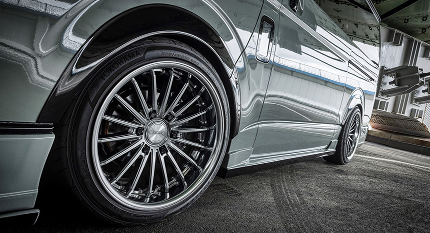 ハイエース ESSEX EF 18インチホイール(2ピース)&タイヤセット