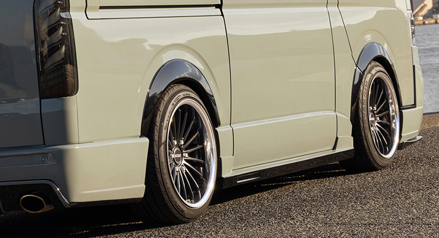 ハイエース ESSEX EF 18インチホイール(2ピース)&タイヤセット