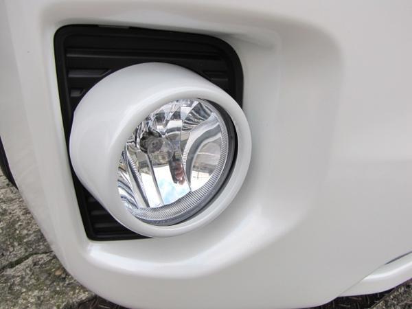 4型ハイエース用 純正塗装済み フォグランプカバー