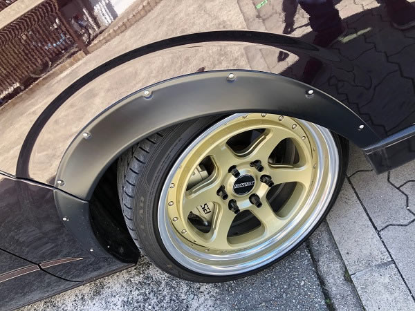 ハイエース用 ESSEX EL 18インチホイール(2ピース)&タイヤセット