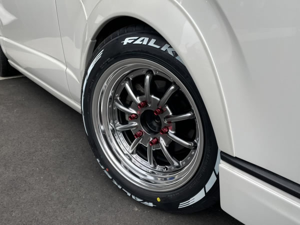 ハイエース用 ESSEX ENCB 17インチホイール(2ピース)&タイヤセット