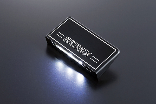 ハイエース用 ESSEX ビレット グローブボックスカバー