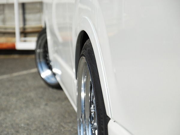 ハイエース用 ESSEX リーガルフェンダー(車検対応)