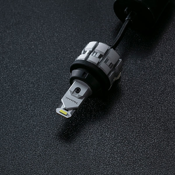 ハイエース用 ヴァレンティジュエル LEDバックランプバルブ